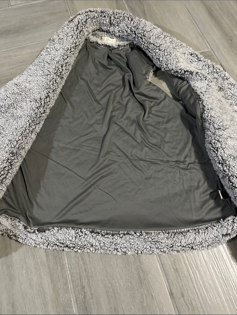 Cozy Gray Sherpa Vest - Women's Sleeveless Jacket - Picture 3 of 5